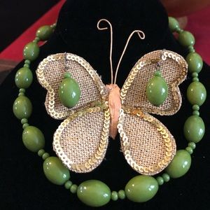 Vintage Olive Single Strand Necklace/Earring Set